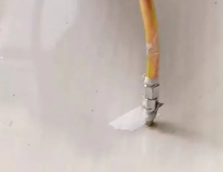沁县瓷砖空鼓维修公司专业解答在瓷砖铺贴过程中，如果使用的砂料过粗（如全部使用了粗砂），可能会导致以下问题